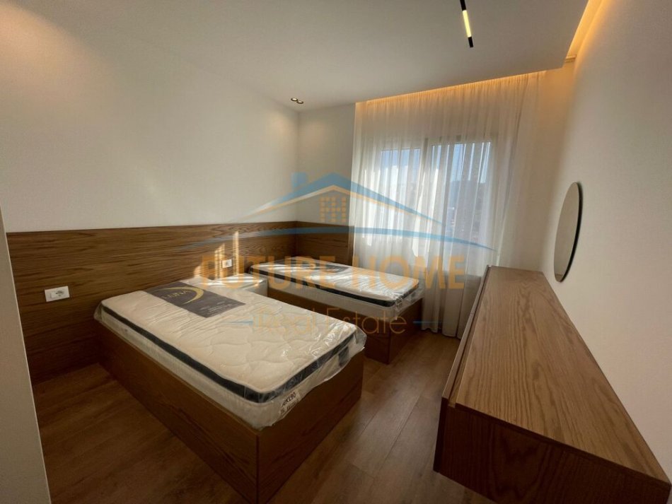 Tirane, jepet me qera apartament 2+1+Ballkon Kati 6, 110 m² 1.300 € (KODRA E DIELLIT)