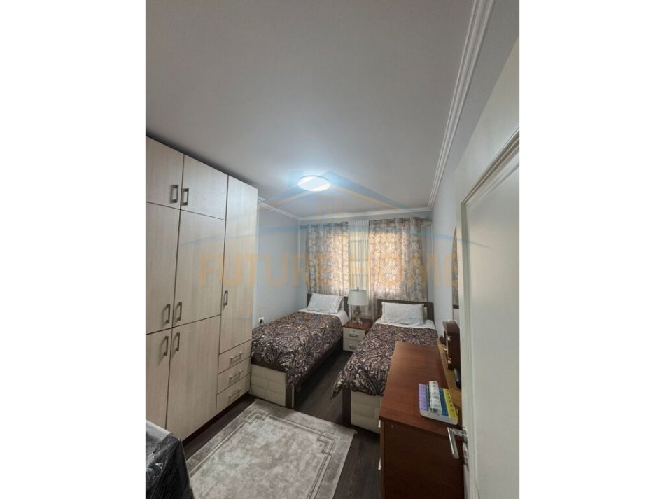 Tirane, shitet apartament 2+1 Kati 3, 113 m² 295.000 € (Rruga e Barrikadave)