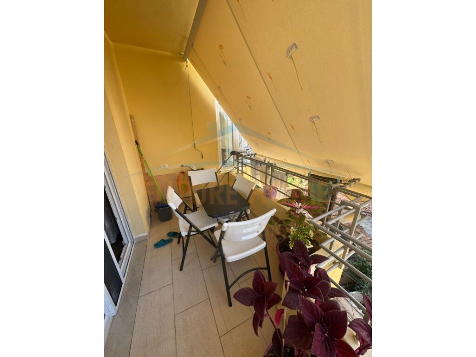 Tirane, shitet apartament 2+1 Kati 3, 113 m² 295.000 € (Rruga e Barrikadave)
