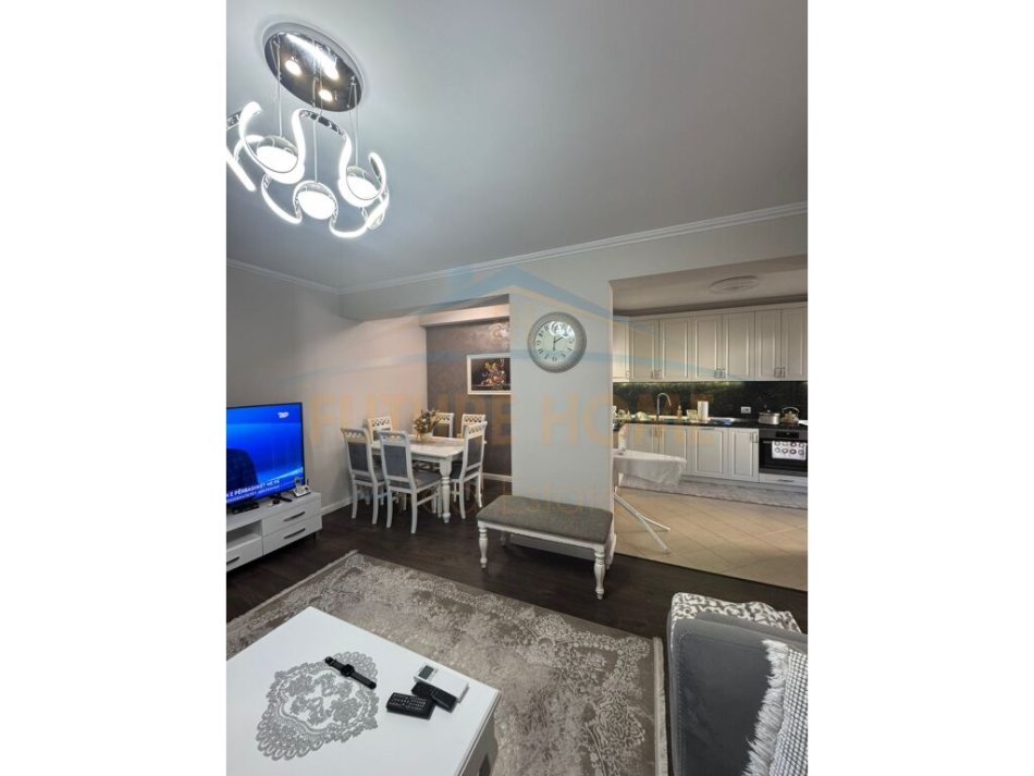 Tirane, shitet apartament 2+1 Kati 3, 113 m² 295.000 € (Rruga e Barrikadave)