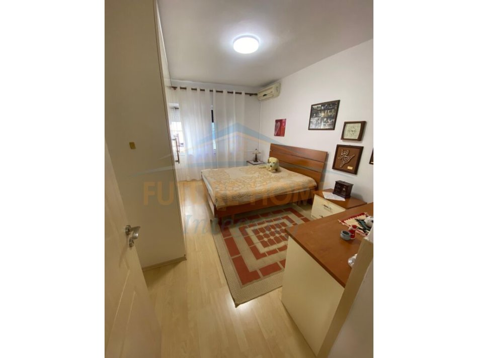 Tirane, shitet apartament 2+1 Kati 4, 78 m² 125.000 € (Matermiteti i Ri)
