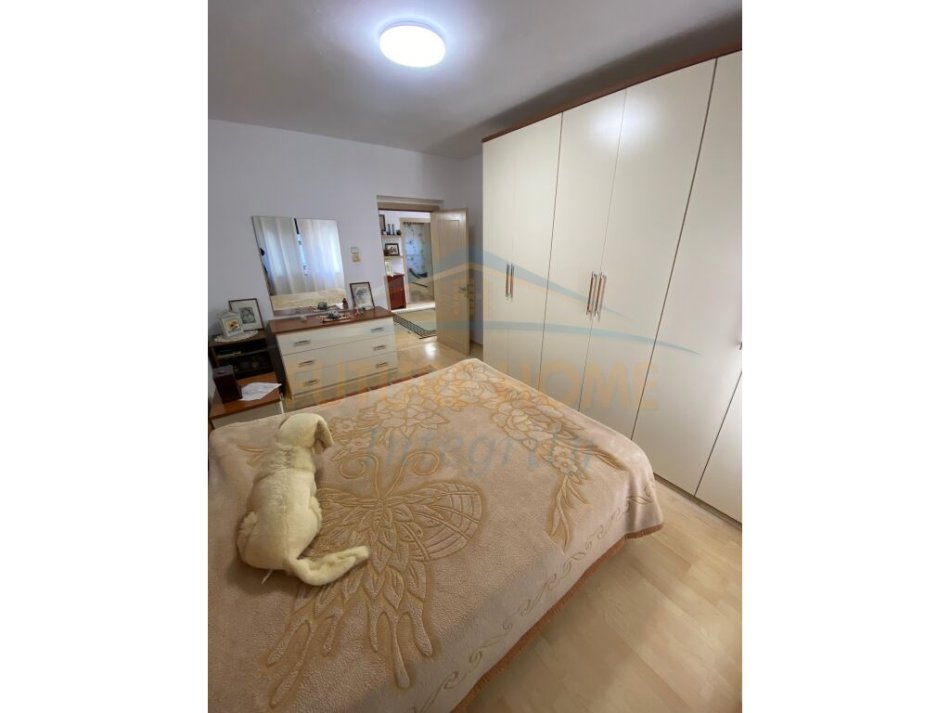 Tirane, shitet apartament 2+1 Kati 4, 78 m² 125.000 € (Matermiteti i Ri)