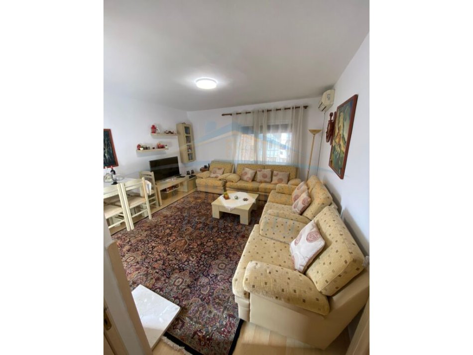 Tirane, shitet apartament 2+1 Kati 4, 78 m² 125.000 € (Matermiteti i Ri)
