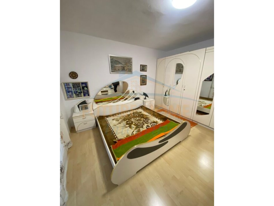 Tirane, shitet apartament 2+1 Kati 4, 78 m² 125.000 € (Matermiteti i Ri)