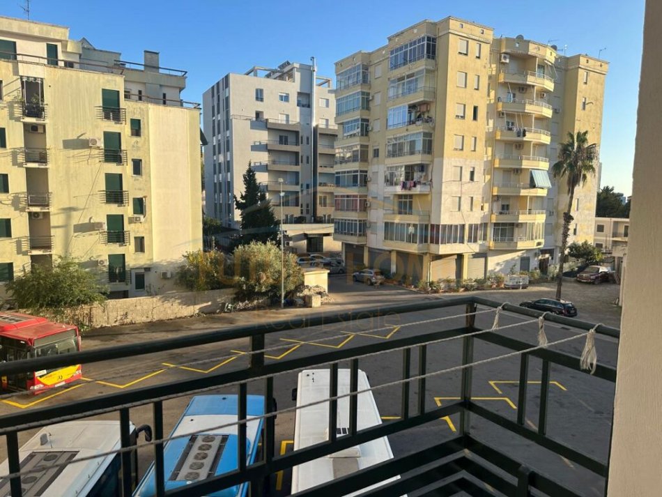 Durres, shitet apartament 1+1+Ballkon Kati 3, 80 m² 75.000 € (PLAZH ILIRIA)