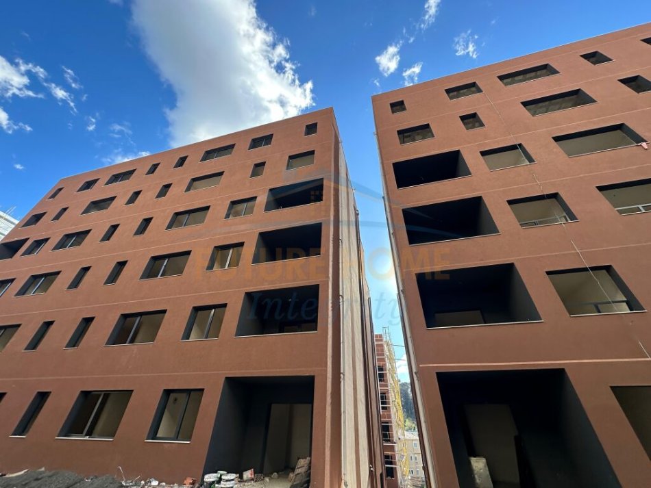 Tirane, shitet apartament 2+1+2  , (Vilat Gjermane Ambasada e Paqes)155.000 euro