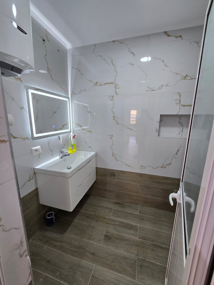 Tirane, shitet apartament 2+1 Kati 7, 85 m² 210.000 € 