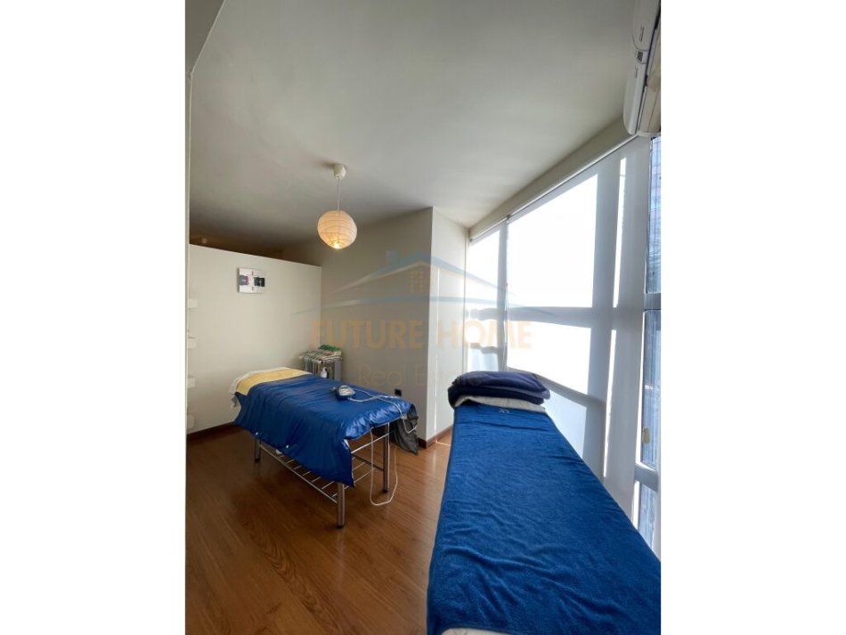 Tirane, jepet me qera ambjent biznesi Kati 2, 105 m² 1.200 € (Ish Ekspozita)