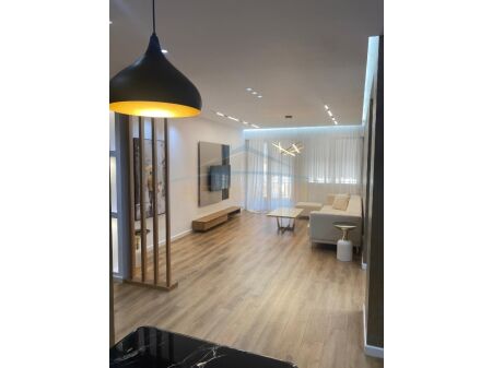 Tirane, shitet apartament 2+1+Ballkon Kati 5, 121 m² 280.000 € (prane Queen Hotel, mbi Kristal Center, AREA46050)