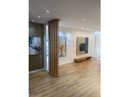 Tirane, shitet apartament 2+1+Ballkon Kati 5, 121 m² 280.000 € (prane Queen Hotel, mbi Kristal Center, AREA46050)