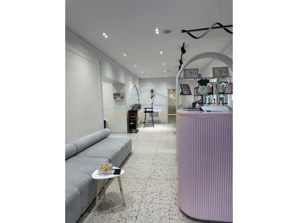 Tirane, jepet me qera Kati 0, 100 m² 1.500 € 