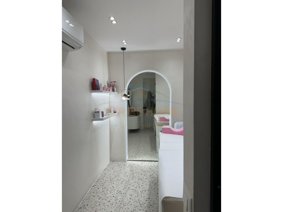 Tirane, jepet me qera Kati 0, 100 m² 1.500 € 