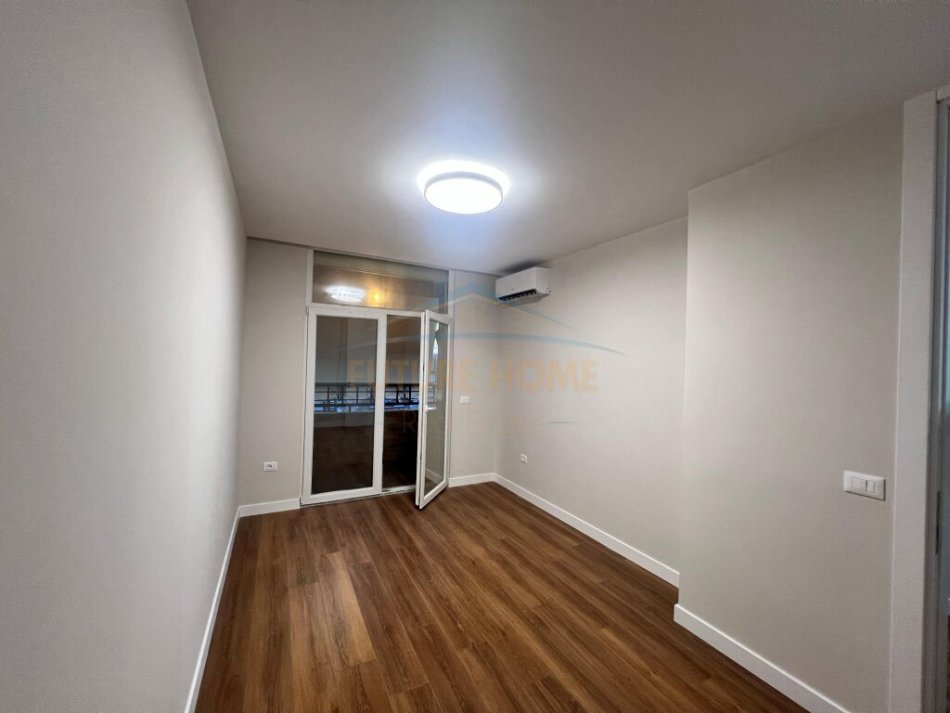 Tirane, jepet me qera zyre Kati 11, 120 m² 1.200 € (Lidhja e Prizrenit)