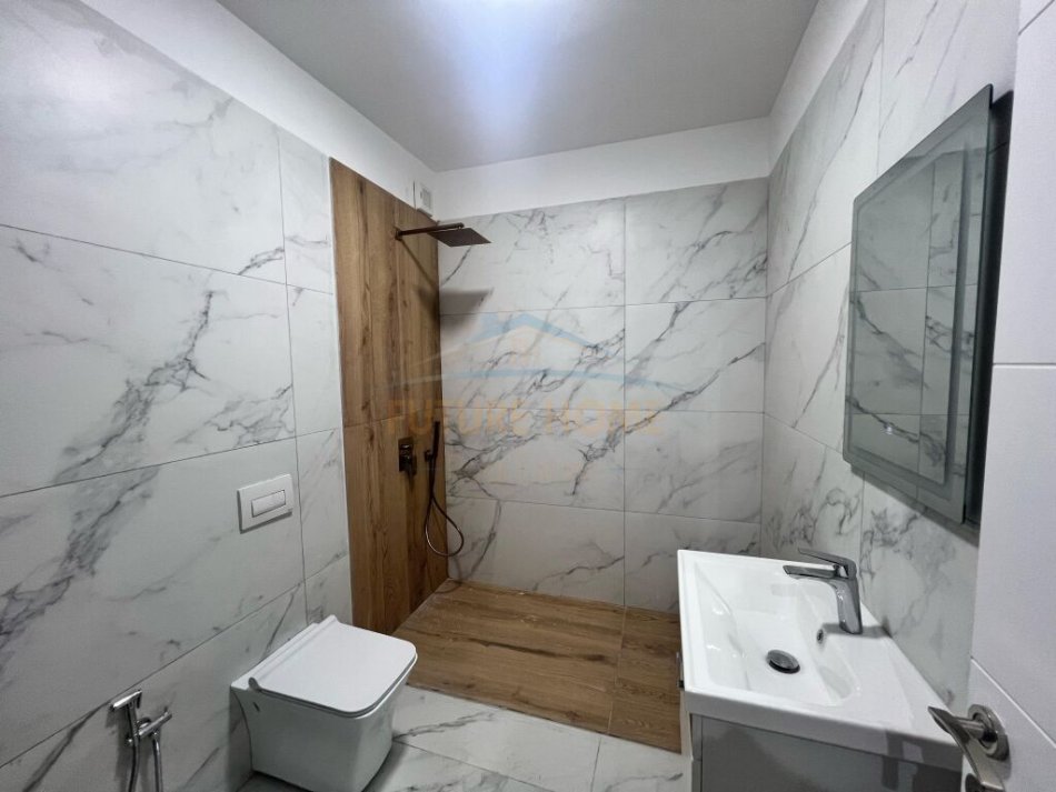Tirane, jepet me qera zyre Kati 11, 120 m² 1.200 € (Lidhja e Prizrenit)