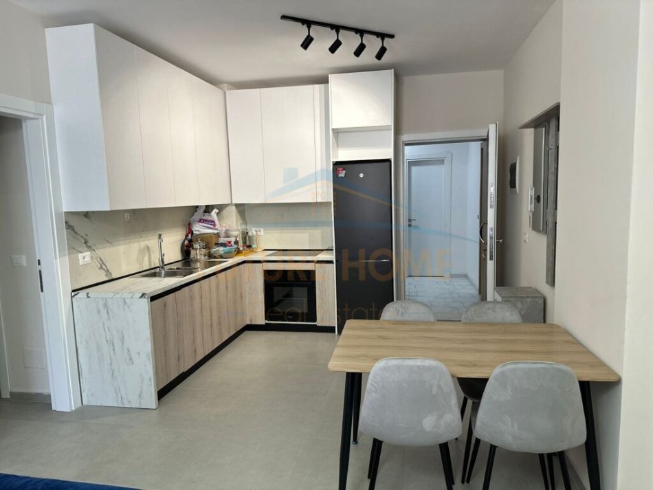 Tirane, jap me qera apartament 1+1 Kati 2, 66 m² 600 € (Rruga Kodra e Diellit)