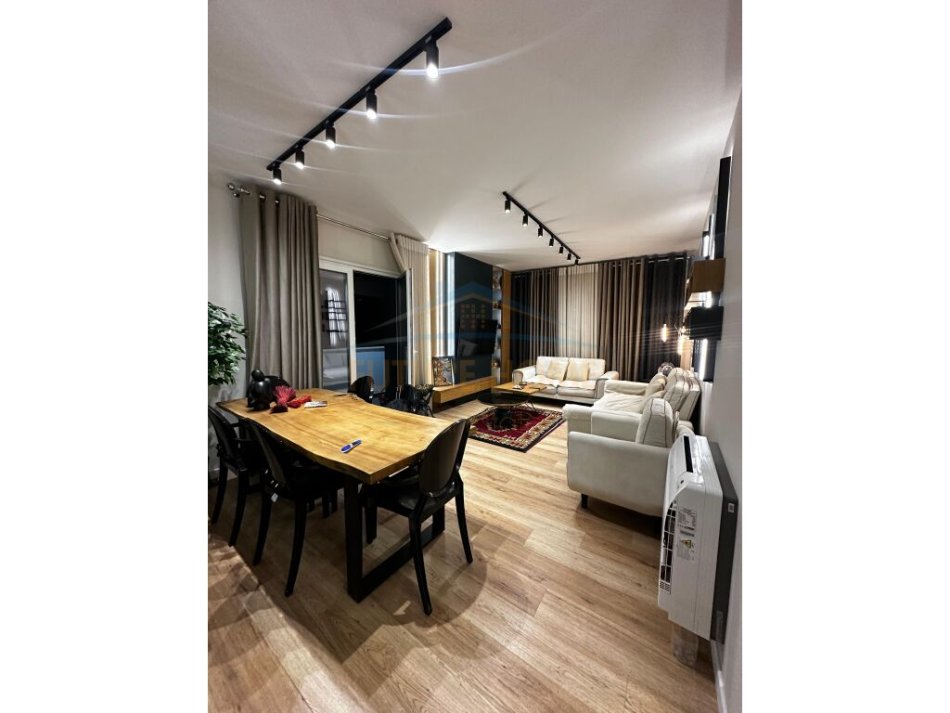 Tirane, jap me qera apartament 2+1+Post Parkimi Kati 1, 105 m² 1.100 € (Rruga Kodra e Diellit)