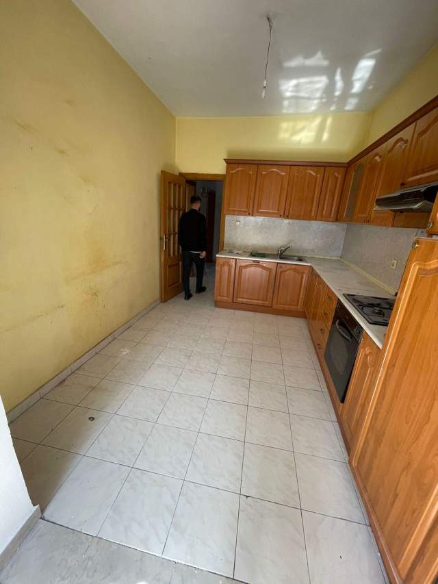 Tirane, shitet apartament Kati 3, 84 m² 98.000 Euro (Sander Prosi)