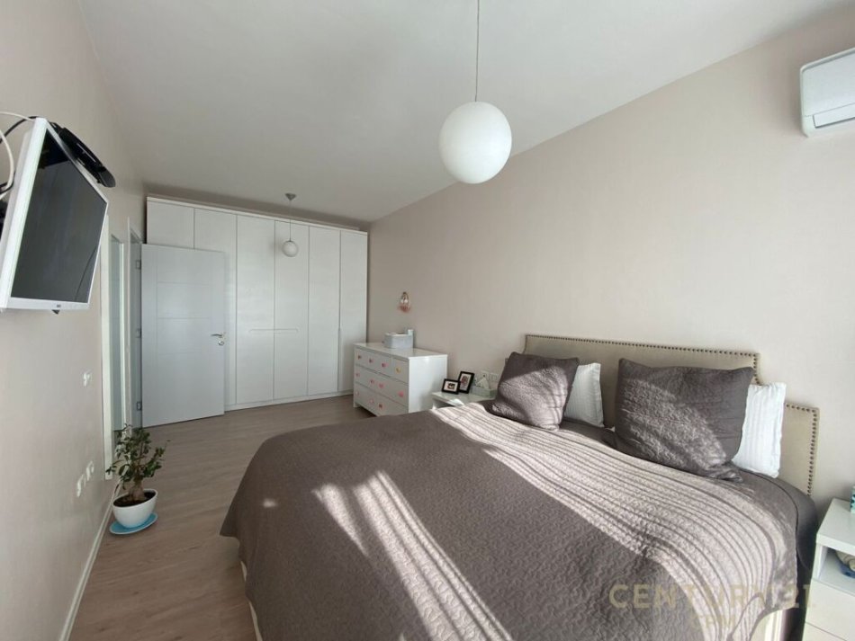 Tirane, shitet apartament 2+1 Kati 3, 110 m² 120.000 € (ne Fresk)