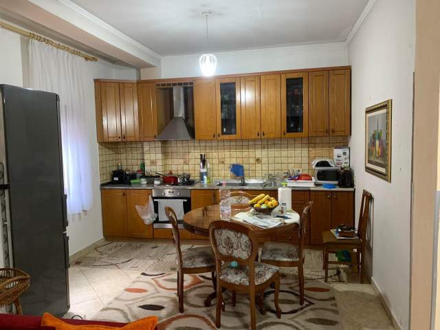 Tirane, shitet Vile 3+1+BLK Kati 2, 240 m² 350.000 Euro (21 dhjetori)