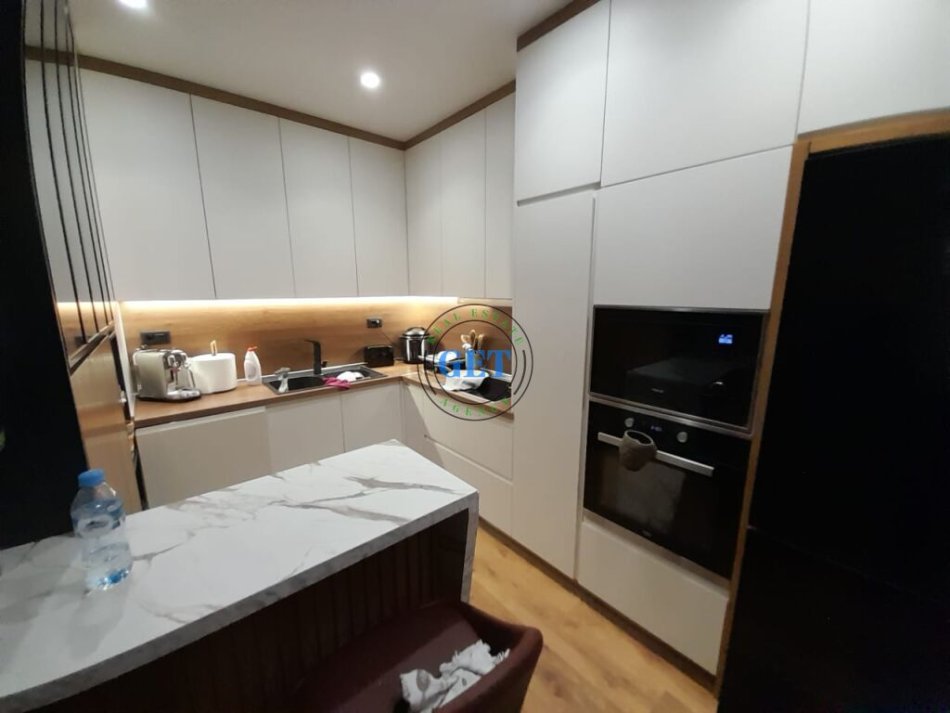 Durres, shitet apartament 2+1+Ballkon Kati 6, 90 m² 150.000 € (Plazh Hekurudha)