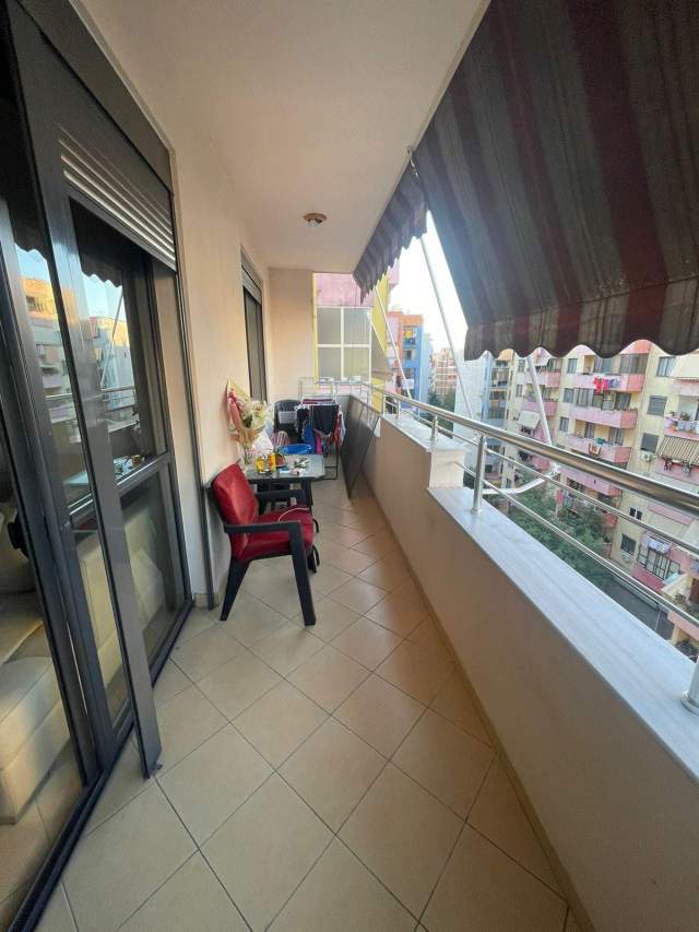 Tirane, jap me qera apartament 2+1+A+BLK Kati 6, 90 m² 350 Euro (Rruga Engjell Marashi)