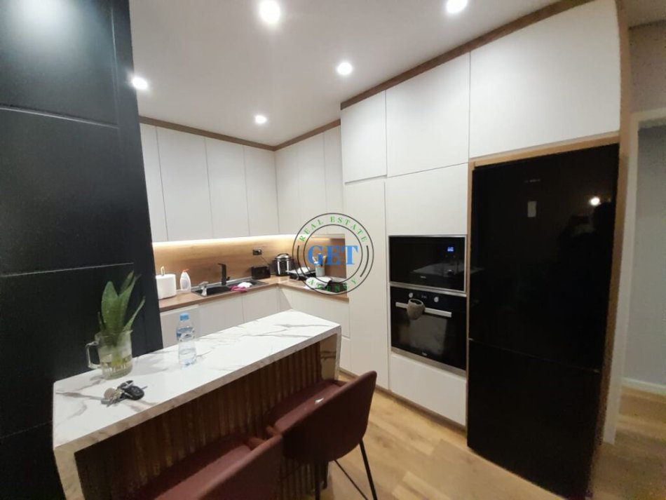 Durres, shitet apartament 2+1+Ballkon Kati 6, 90 m² 150.000 € (Plazh Hekurudha)