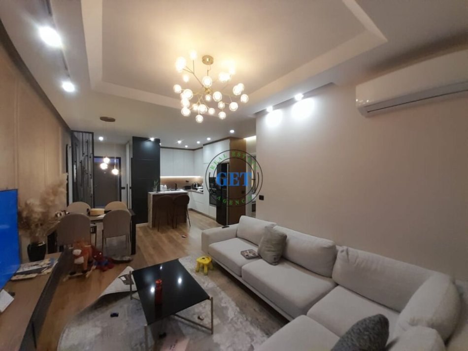 Durres, shitet apartament 2+1+Ballkon Kati 6, 90 m² 150.000 € (Plazh Hekurudha)