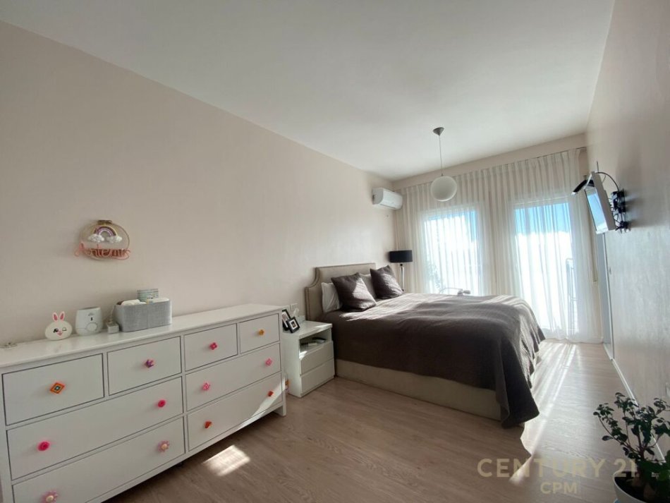 Tirane, shitet apartament 2+1 Kati 3, 110 m² 120.000 € (ne Fresk)