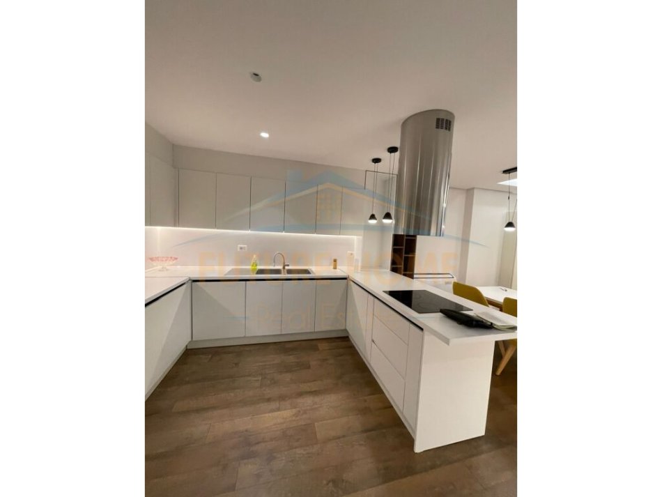Tirane, shitet 3+1 , 153 m² 574.000 € (Rruga e Elbasanit)