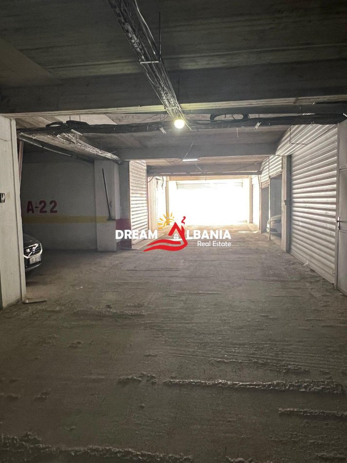 Tirane, shitet garazh Kati -1, 22 m² 
