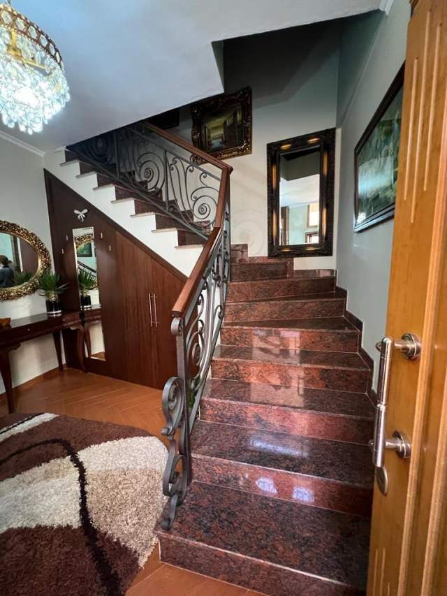 Tirane, jepet me qera Vile 3+1+A+BLK Kati 1, 210 m² 1.500 Euro (Islam Alla)