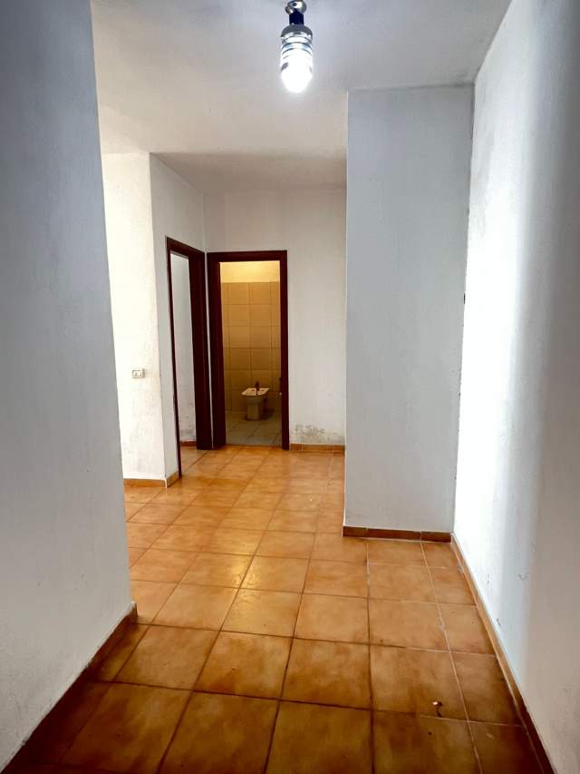 Tirane, shitet apartament 1+1 Kati 2, 87 m² 72.000 Euro (Yzberisht)