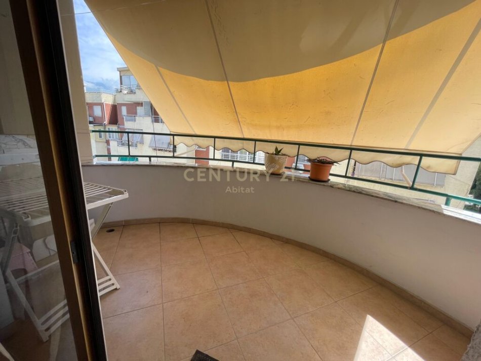 Tirane, jepet me qera apartament 2+1 Kati 4, 115 m² 550 € (Rruga e Elbasanit)