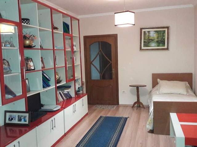 Tirane, shitet apartament 2+1 117 m² 100.000 Euro (Ali Demi)