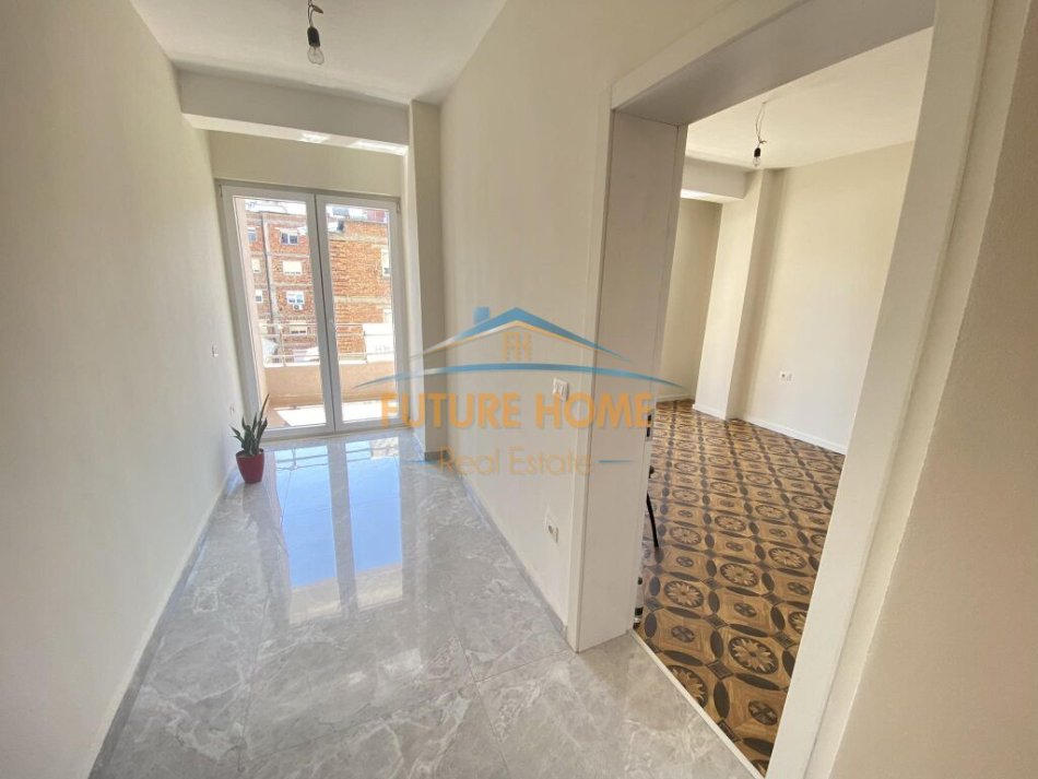 Tirane, jepet me qera apartament 2+1 Kati 3, 106 m² 800 € (Myslym Shyri)