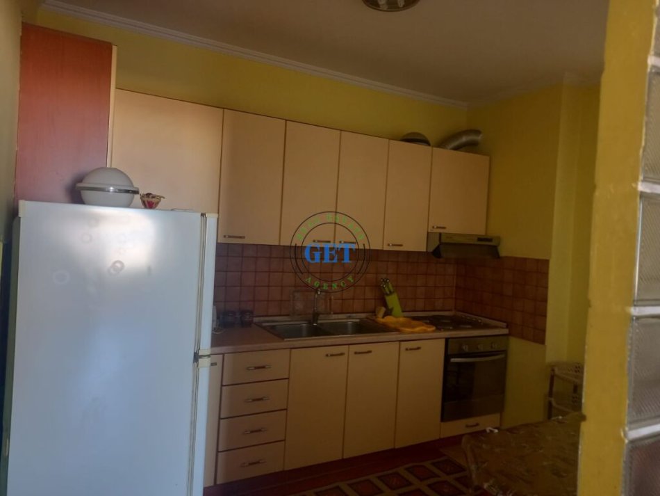 Durres, jepet me qera apartament 3+1+Ballkon Kati 11, 155 m² 600 € (Qender)