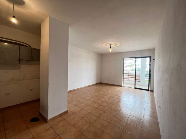 Tirane, shitet apartament 1+1 Kati 2, 87 m² 72.000 Euro (Yzberisht)