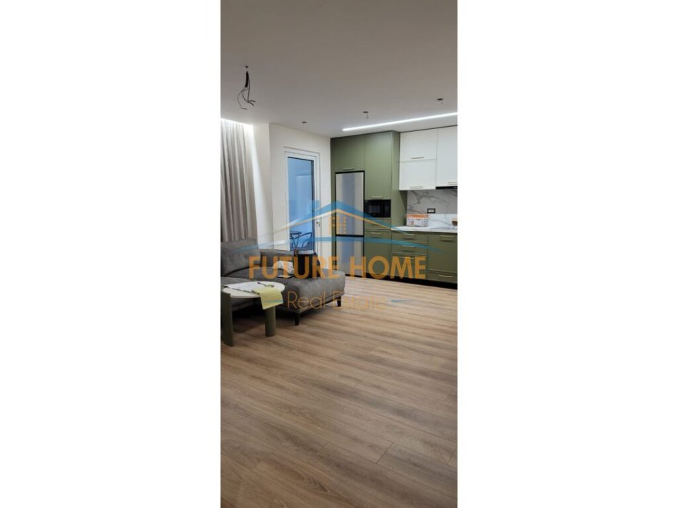 Tirane, jepet me qera apartament 2+1 Kati 1, 93 m² 900 € (Qendër, Tiranë)