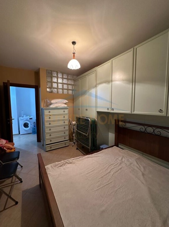 Durres, jepet me qera apartament 1+1+Ballkon Kati 3, 78 m² 250 € (Plazh Iliria)