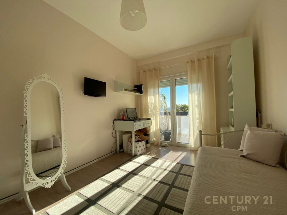 Tirane, shitet apartament 2+1 Kati 3, 110 m² 120.000 € (ne Fresk)