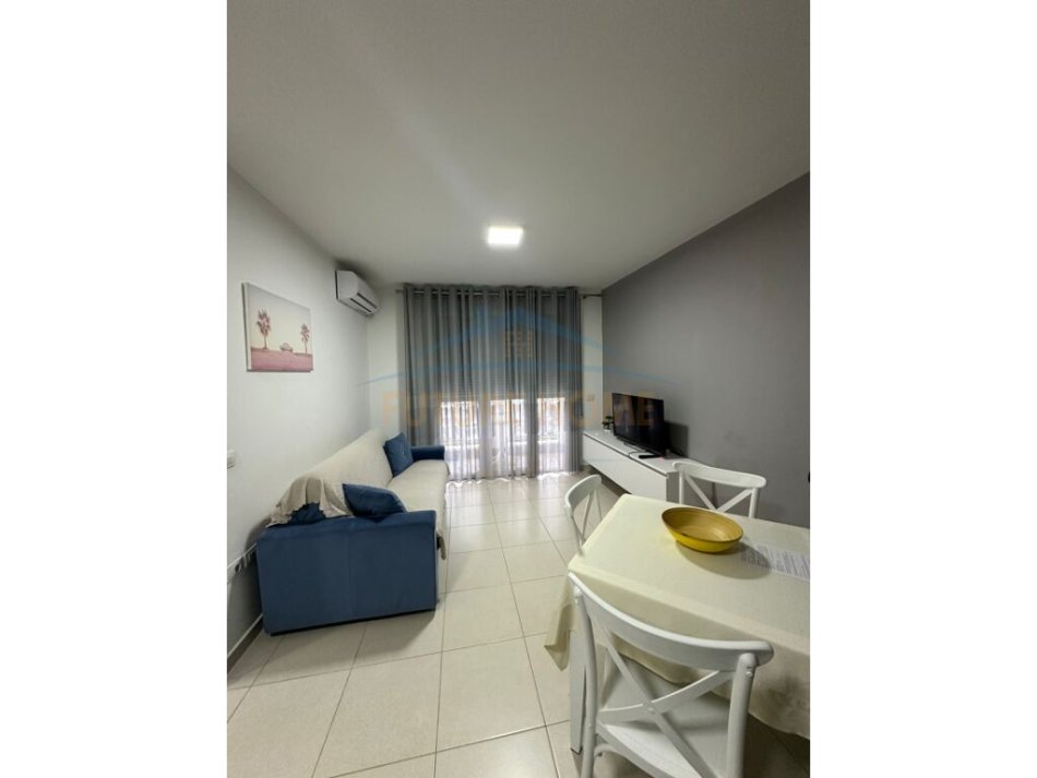 Durres, jepet me qera apartament 1+1+Ballkon Kati 6, 51 m² 600 € (Golem)