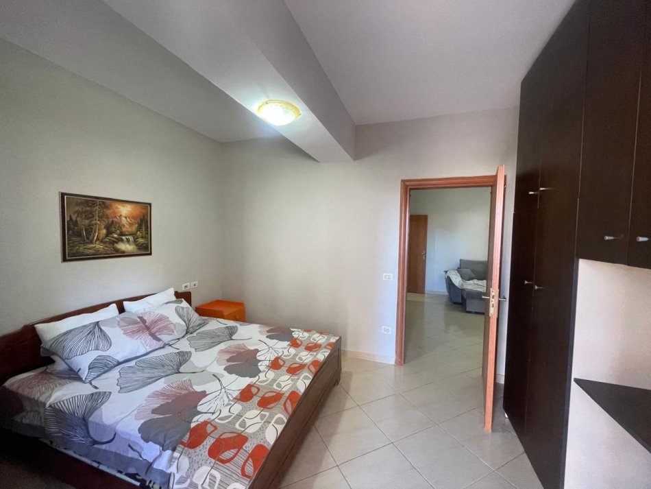 Tirane, jepet me qera apartament 1+1+Ballkon Kati 3, 76 m² 500 € (Medar Shtylla)