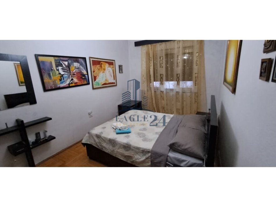 JEPET ME QERA APARTAMENT 3+1 TEK SHKOLLA E KUQE