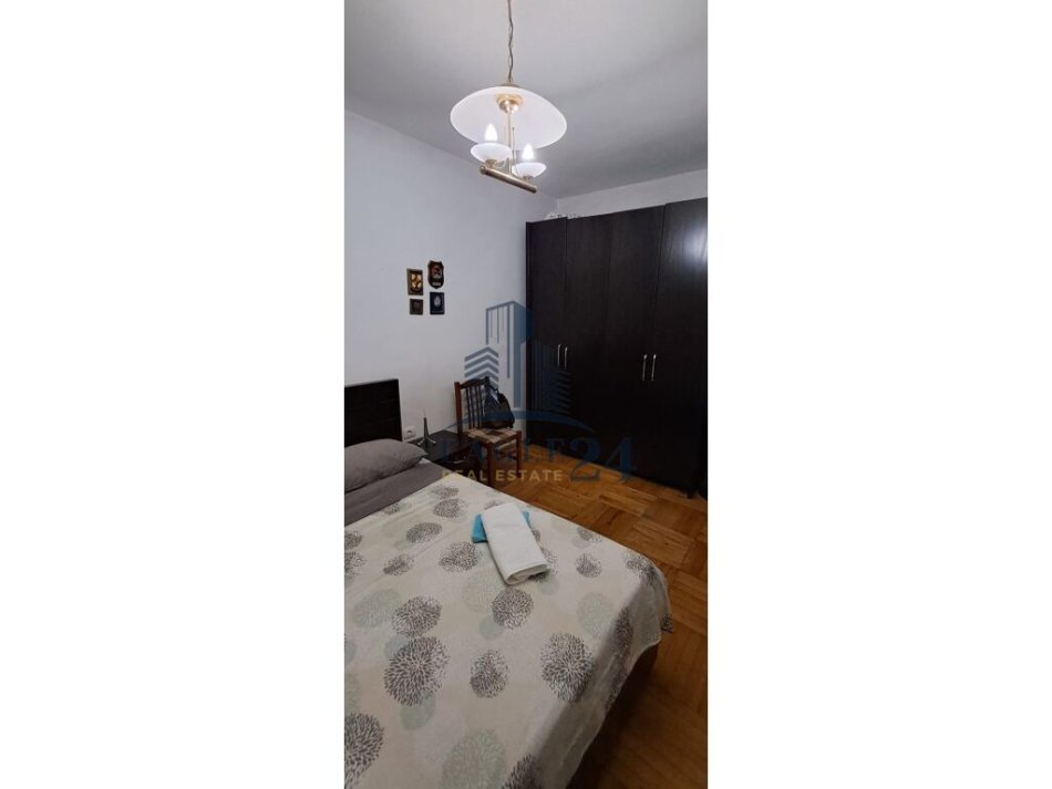 JEPET ME QERA APARTAMENT 3+1 TEK SHKOLLA E KUQE
