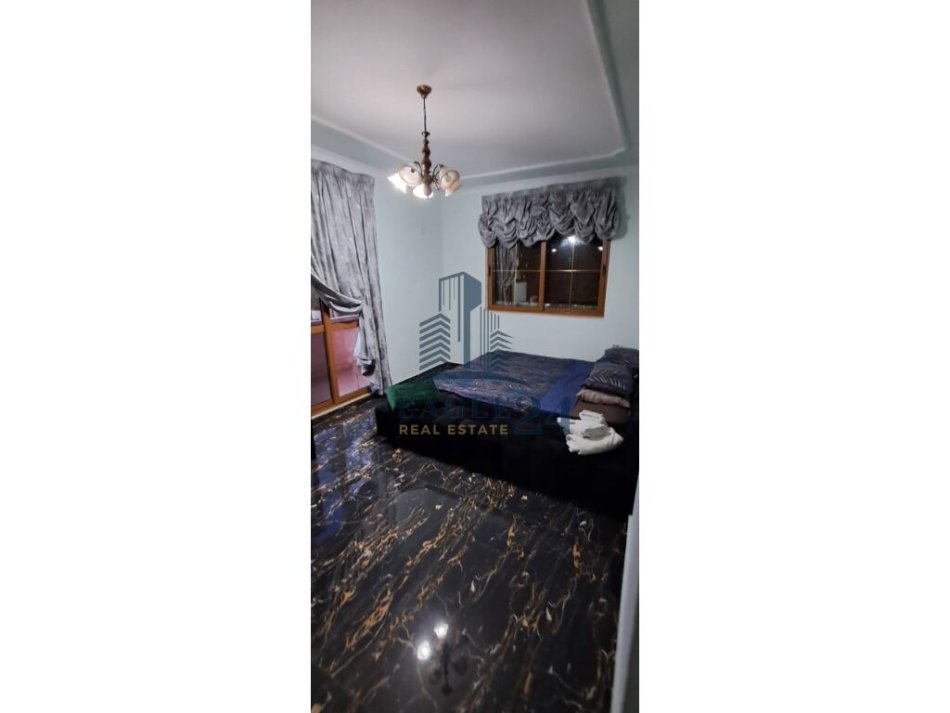 JEPET ME QERA APARTAMENT 3+1 TEK SHKOLLA E KUQE