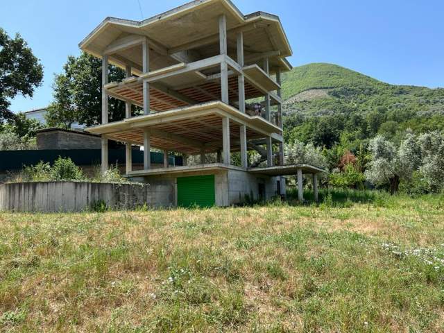 Tirane, shes Vile 1.800 m² 330.000 Euro (Dobresh)