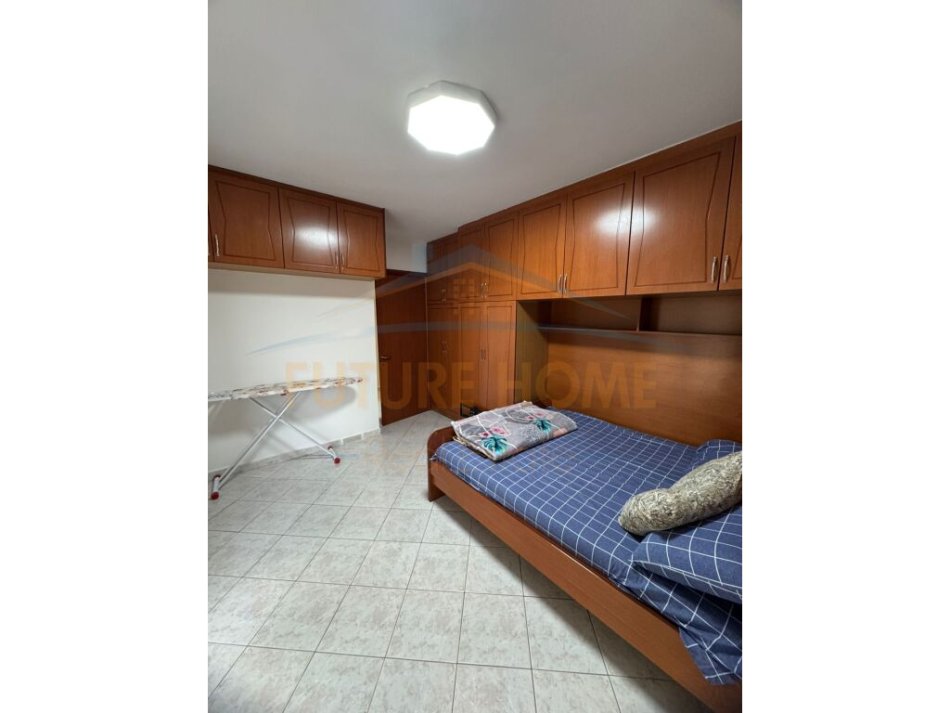 Tirane, shitet apartament 2+1 Kati 3, 78 m² 160.000 € (komuna e parisit)
