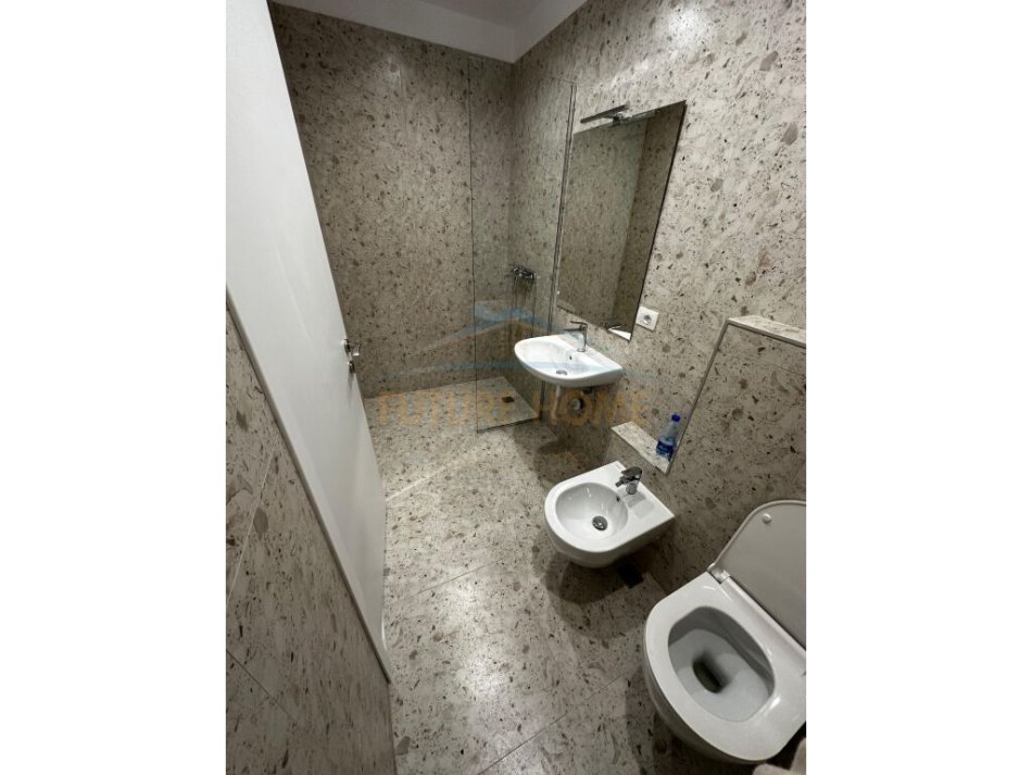 Tirane, shitet apartament duplex Dublex Kati 2, 121 m² 227.000 € (Rruga Stavri Themeli)