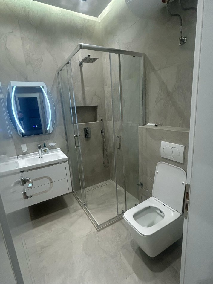 Tirane, jepet me qera apartament 2+1 Kati 7, 120 m² 1.200 € (qender tirane)