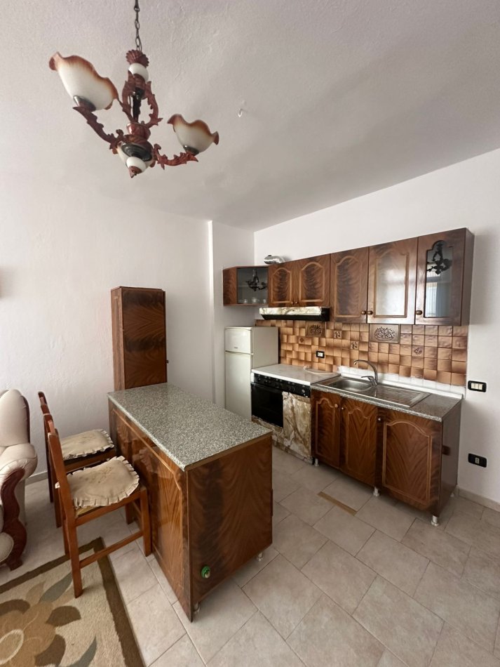 Durres, jepet me qera apartament 1+1+Ballkon , 70 m² 270 € (Ish Rajoni Policise)